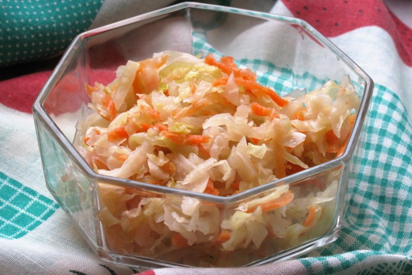 Маринованная капуста с морковью