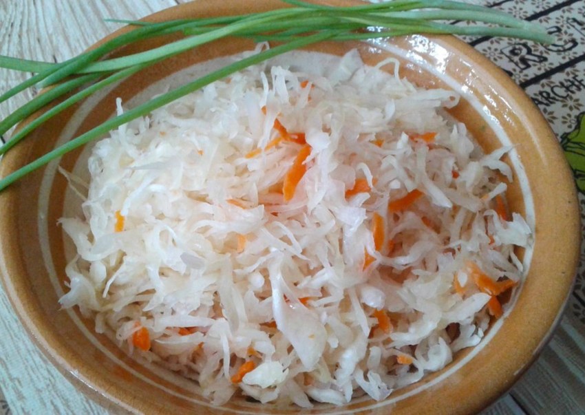Капуста квашеная с овощами