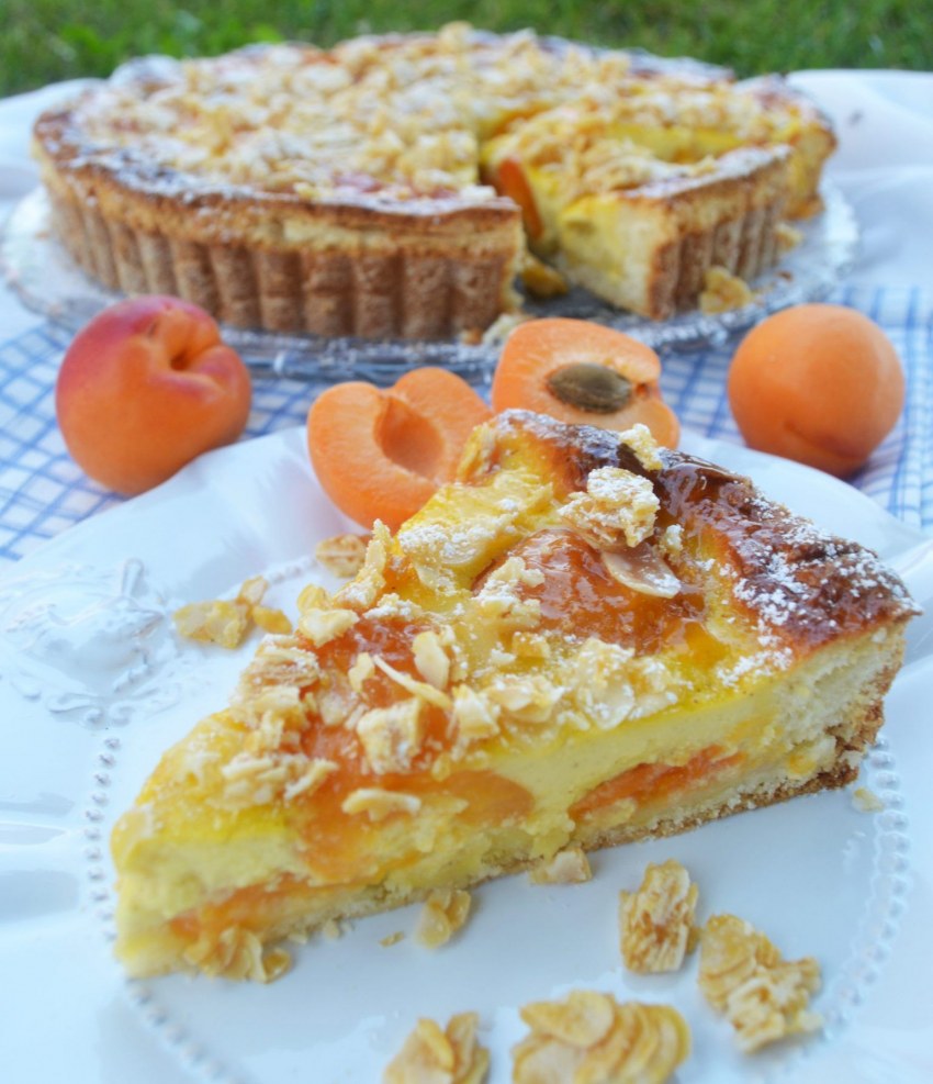 Песочный пирог с персиками консервированными