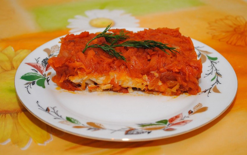 Минтай в маринаде с морковью и луком