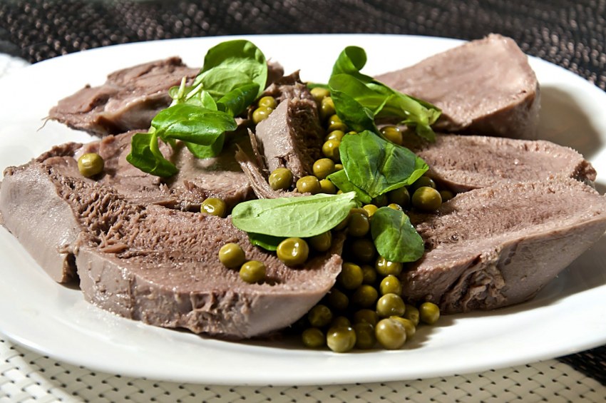 Салат из печени говяжьей с огурцами