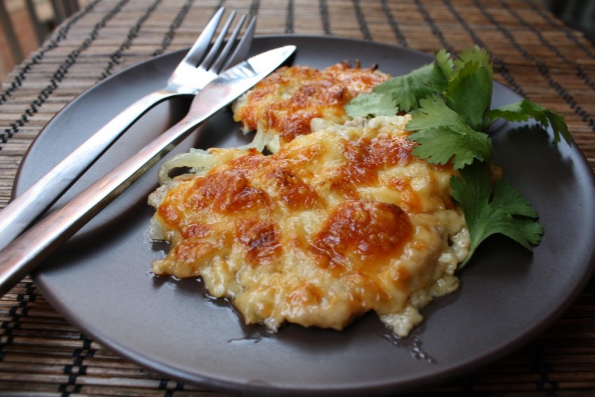 Куриная грудка под шубой в духовке