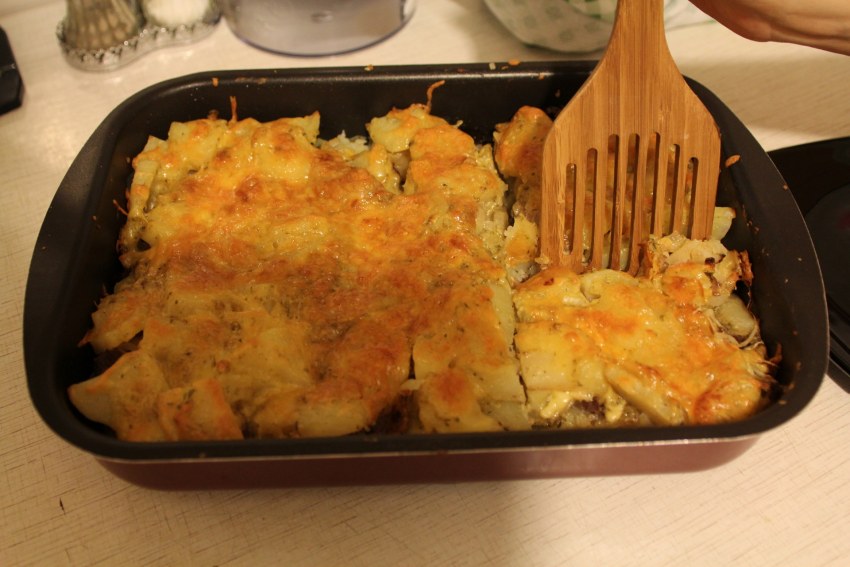 Мясо французски в духовке с картофелем