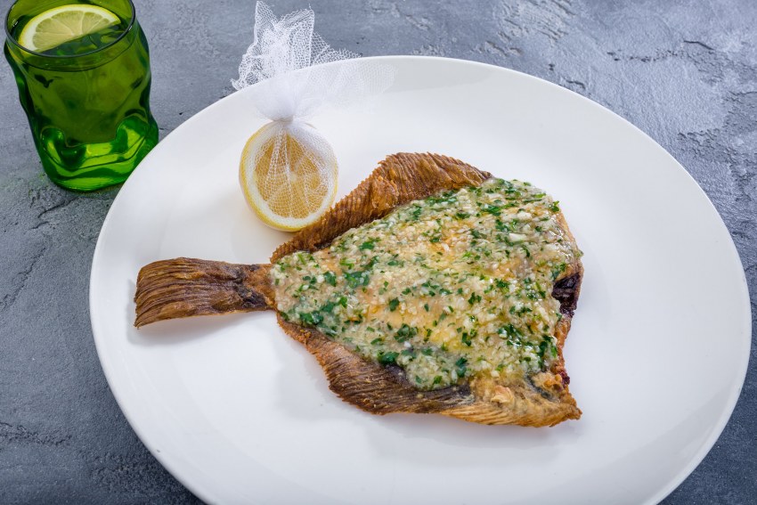 Минтай в мультиварке с морковью и луком
