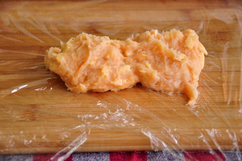Куриные сосиски с сыром домашние