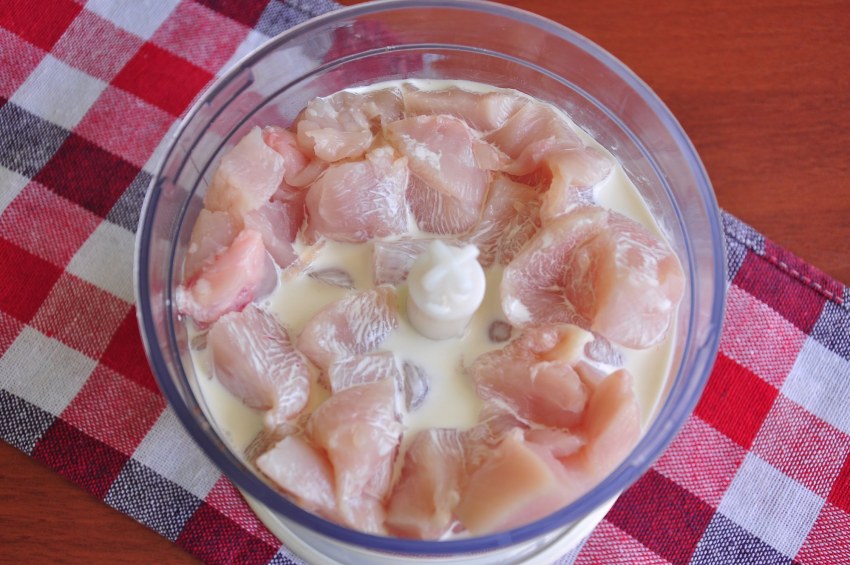 Куриные сосиски с сыром домашние