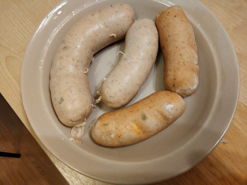 Сарделька с лапками
