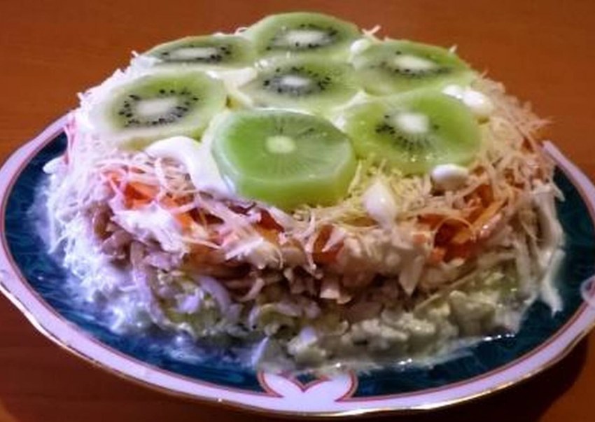 Салат с киви слоями