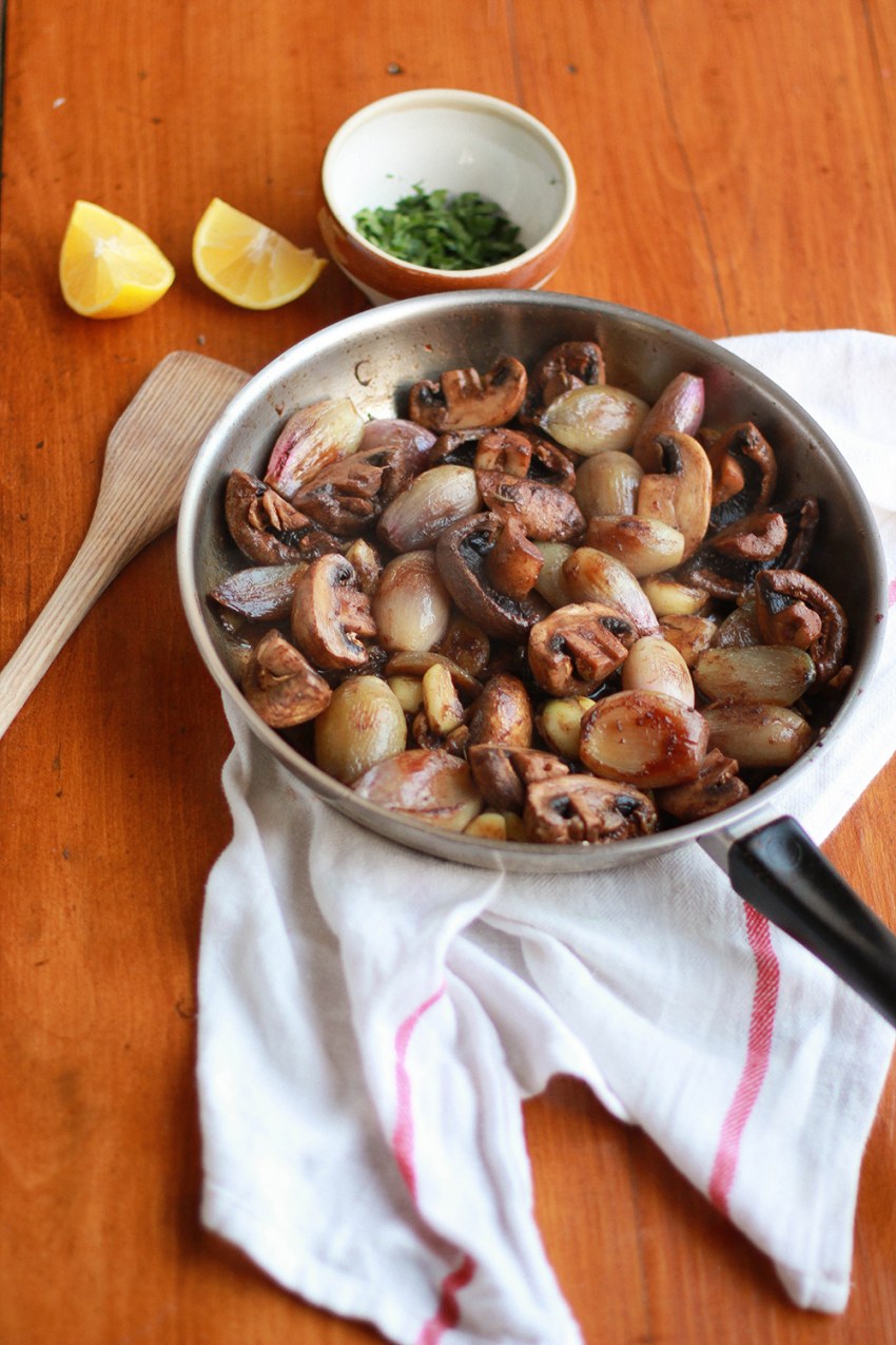 Грибочки с луком