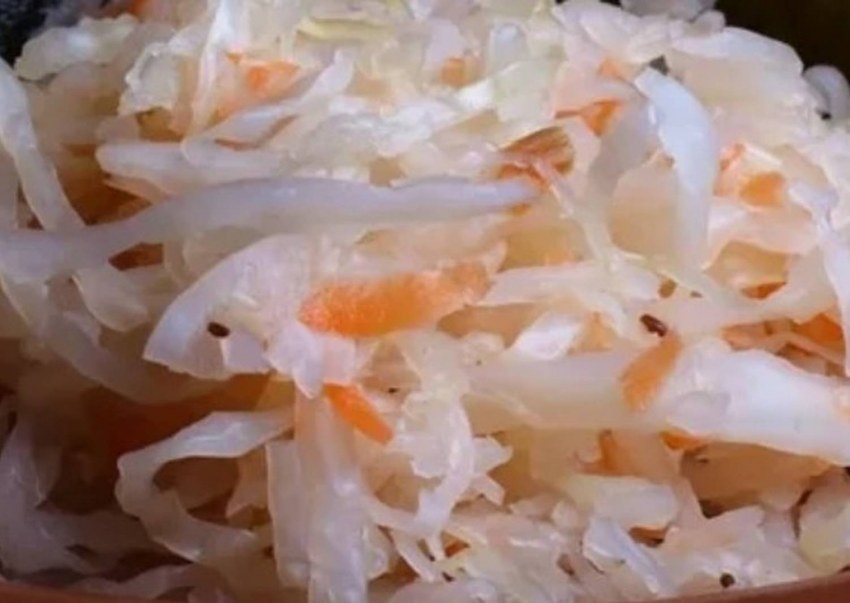 Капуста с солью и сахаром