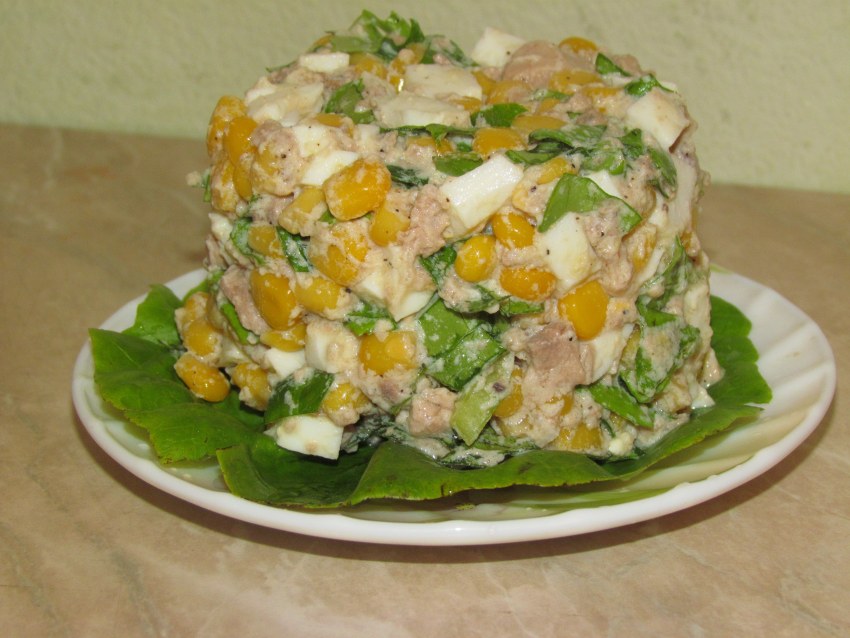 Салат с треской и яйцом