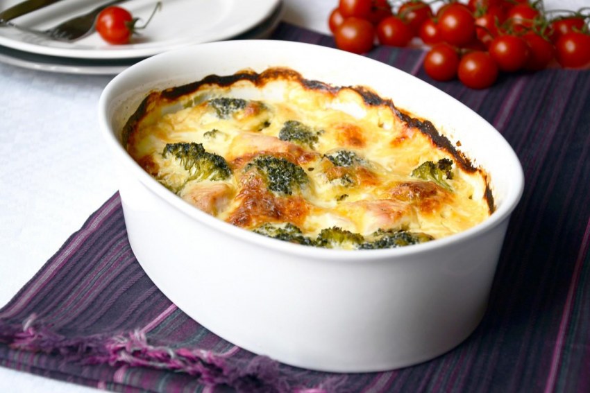 Запеканка из макарон с брокколи и сыром