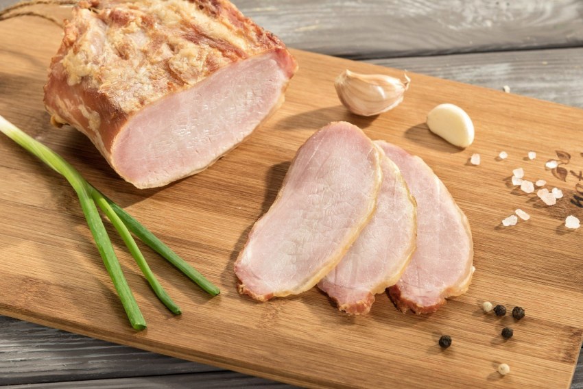 Трубочки из куриного филе с творожным сыром