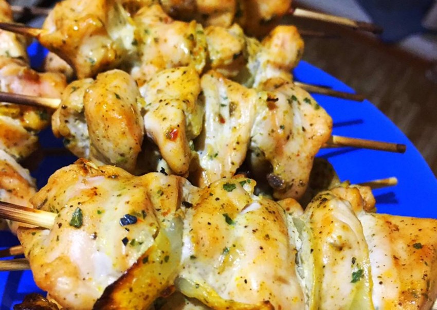 Шашлычки с беконом на шпажках