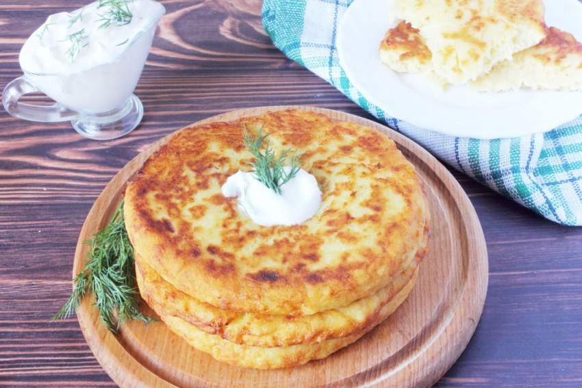 Сырные лепешки на сметане