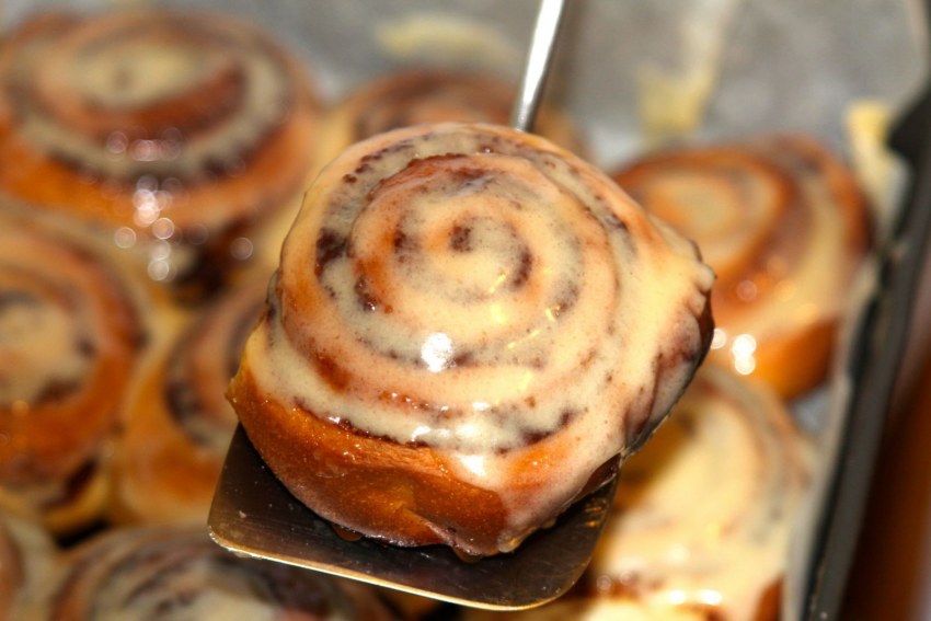 CINNABONCINNABON Cinnabon CINNABONCINNABON —
