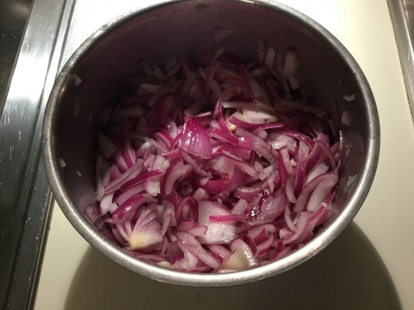 Маринованный лук в гранатовом соке
