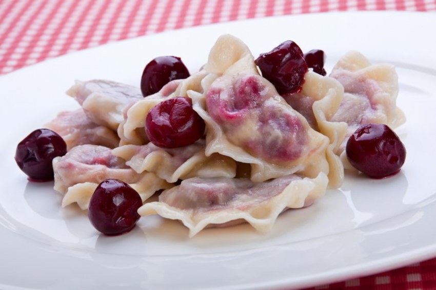 Пельмени с вишней