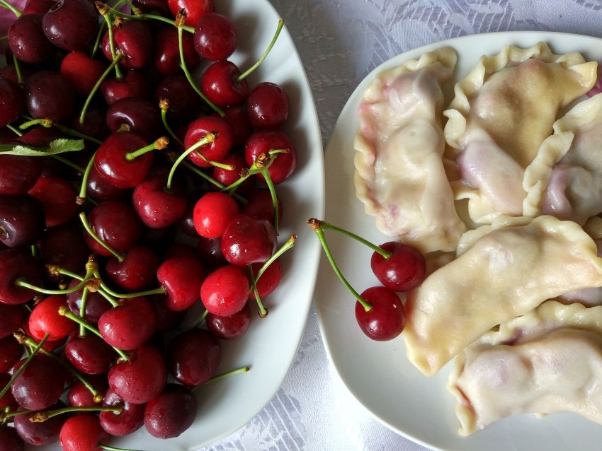 Вареники с творогом и вишней