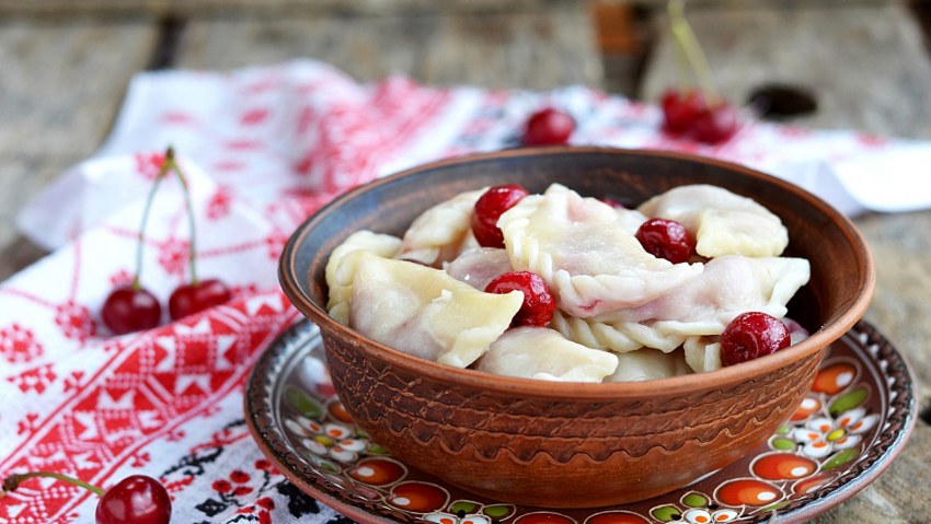 Пельмени с вишней