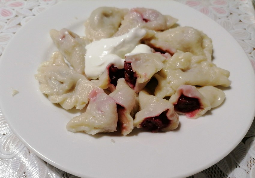 Пельмени с вишней
