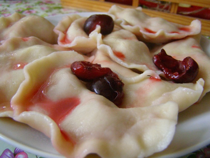 Пельмени с вишней