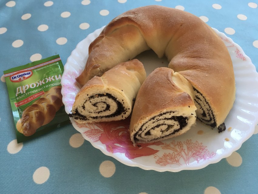 Булочка с маком