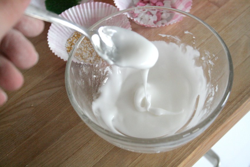 Глазурь из белка и сахара