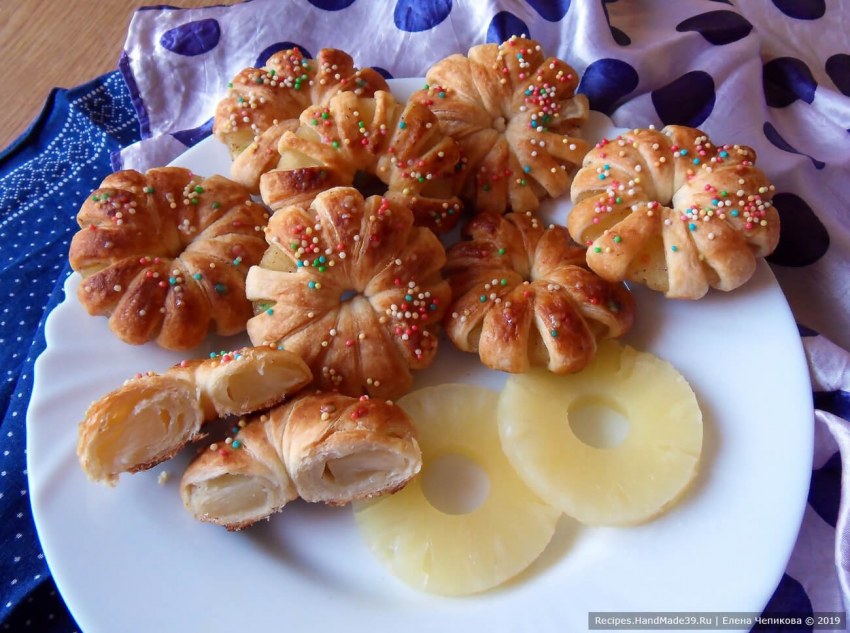 Ананасовые слойки