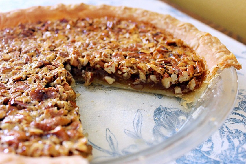 Банановый пирог с грецкими орехами
