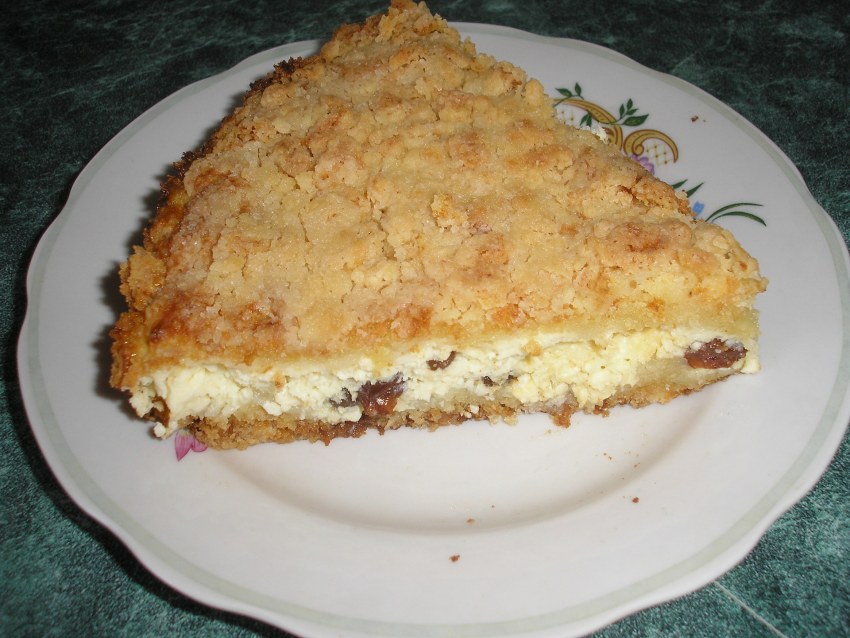 Песочный пирог с творогом и яблоками