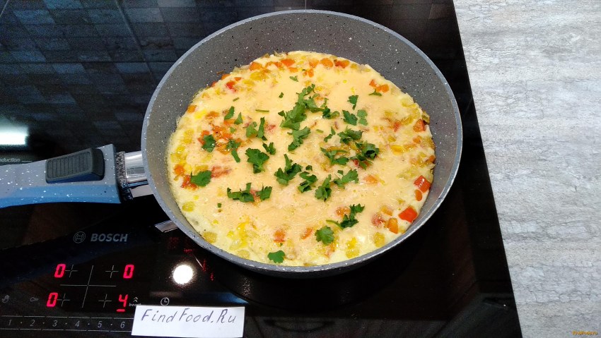 Омлет с курицей и сыром
