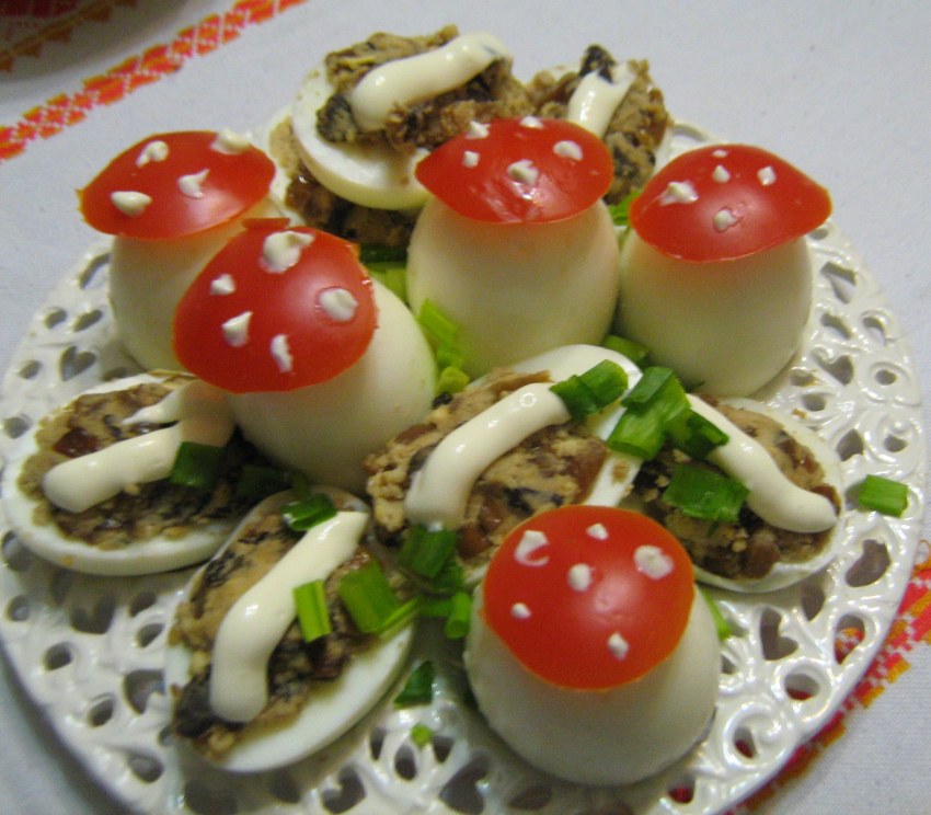 Грибочки боровички из яиц