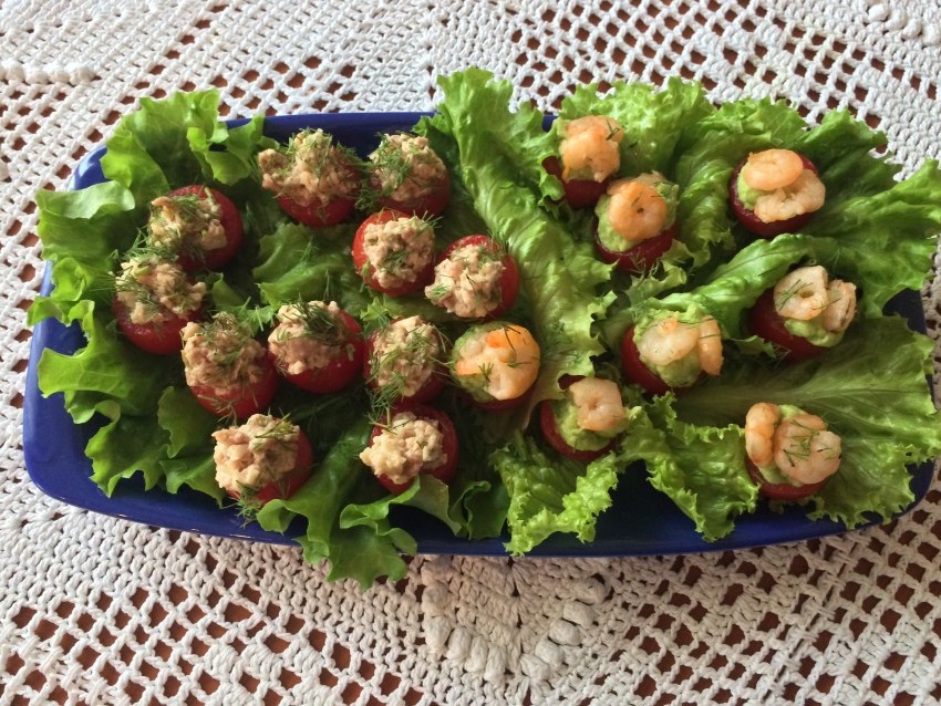 Яйца фаршированные сельдью и луком