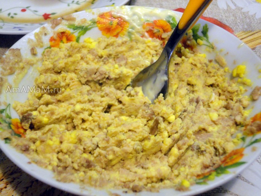Яйца фаршированные грибами и луком