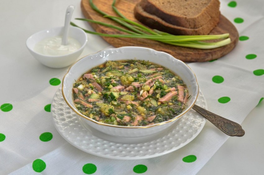 Окрошка на квасе с колбасой