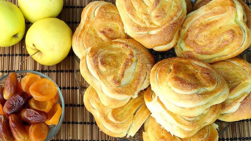 Домашние булочки с сахаром