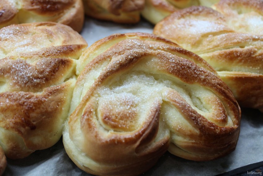 Булочки с сахаром