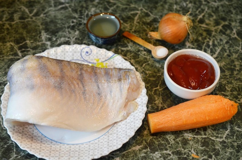 Минтай в маринаде с морковью и луком