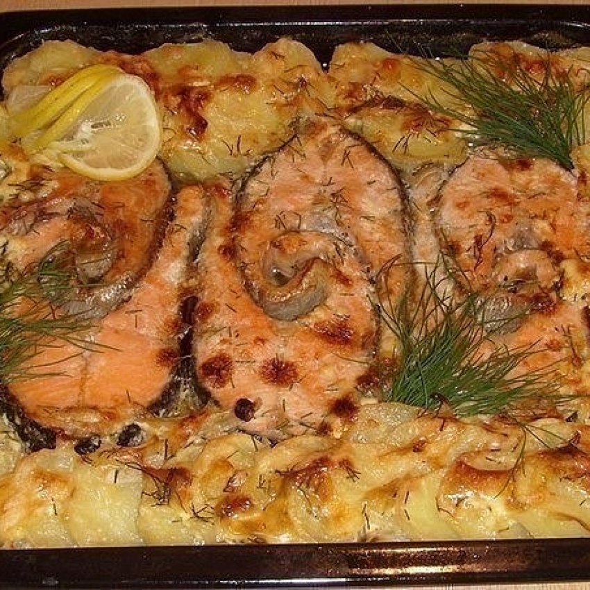 Горбуша с овощами в духовке сочная