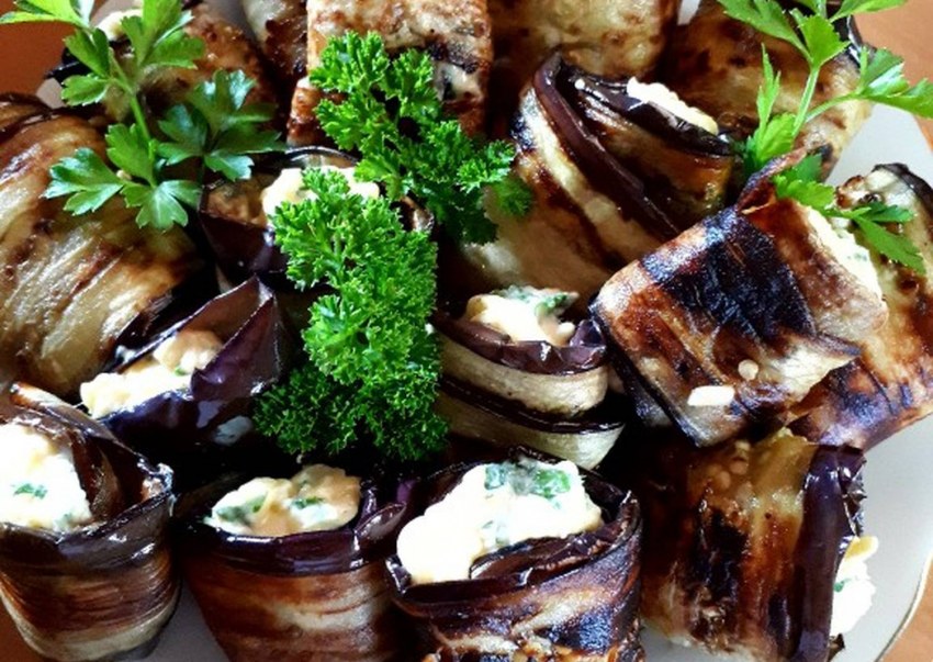 Грузинская кухня баклажаны с орехами чесноком и зеленью