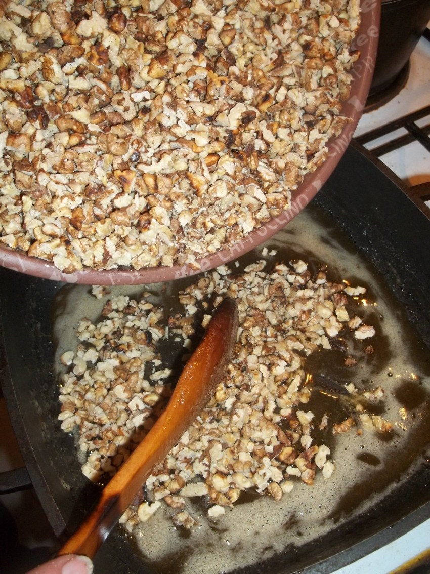 Грузинский соус с грецкими орехами