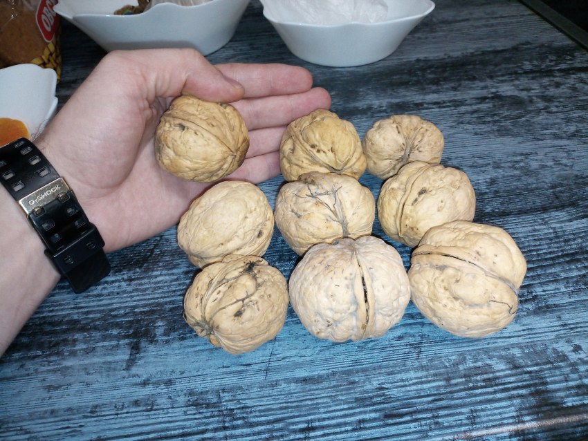 Зеленый грецкий орех цукат