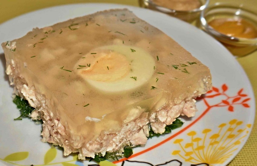 Заливная курица