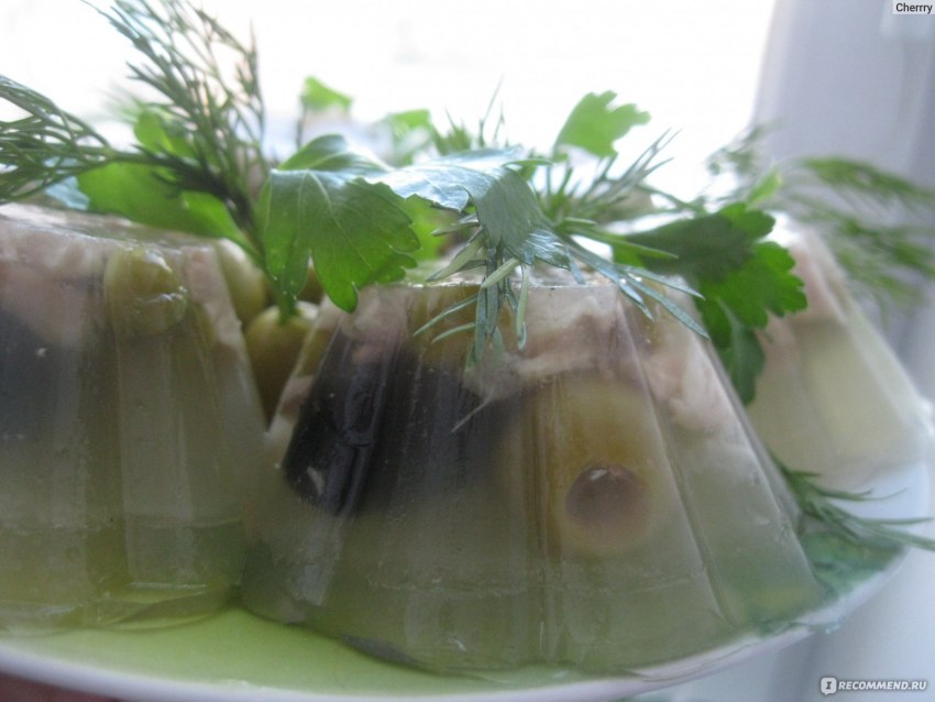 Заливное из куриных желудков