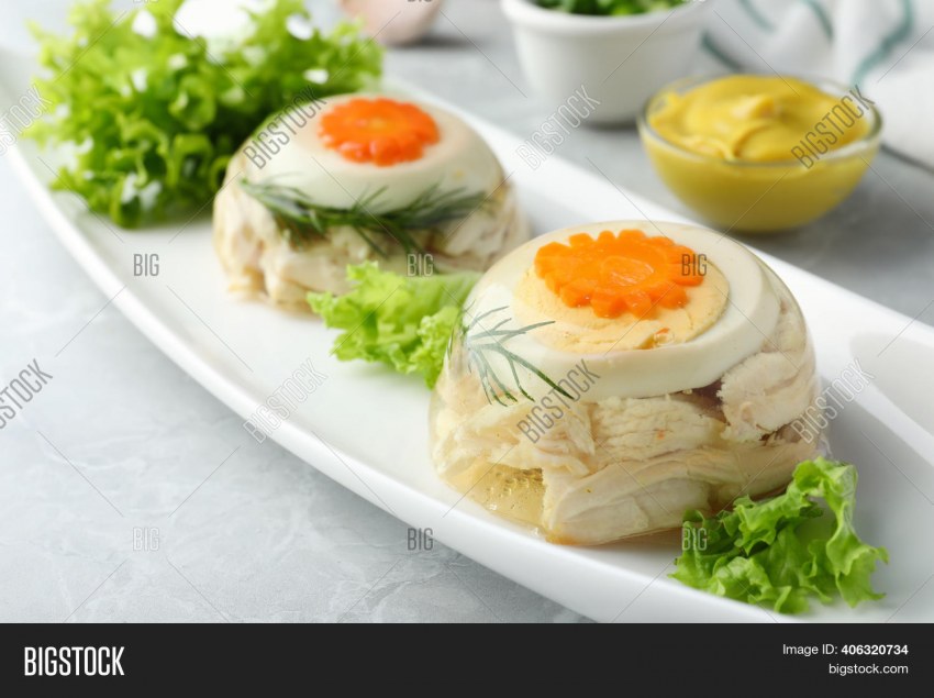 Заливное из курицы праздничное