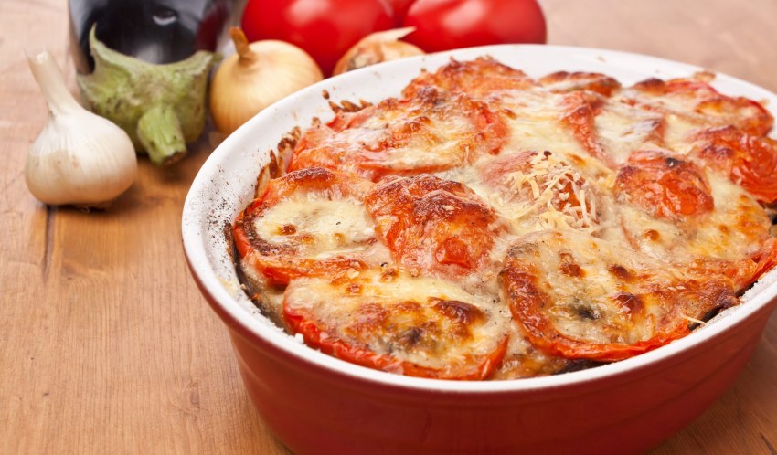 Запеканка с цукини помидорами и курицей