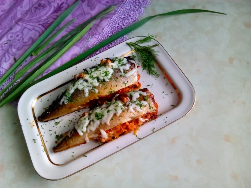 Скумбрия в духовке с овощами