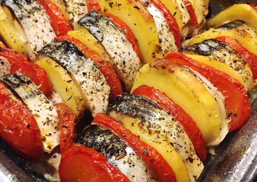 Скумбрия с лимоном в духовке