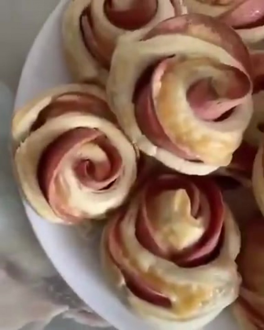 Розочки из колбасы для букета